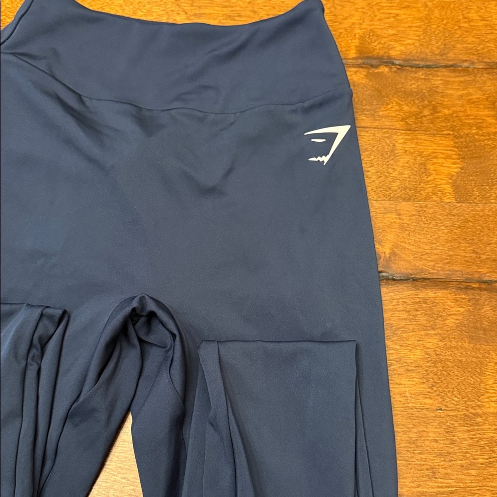 Gym shark scrunch leggings size s navy blue